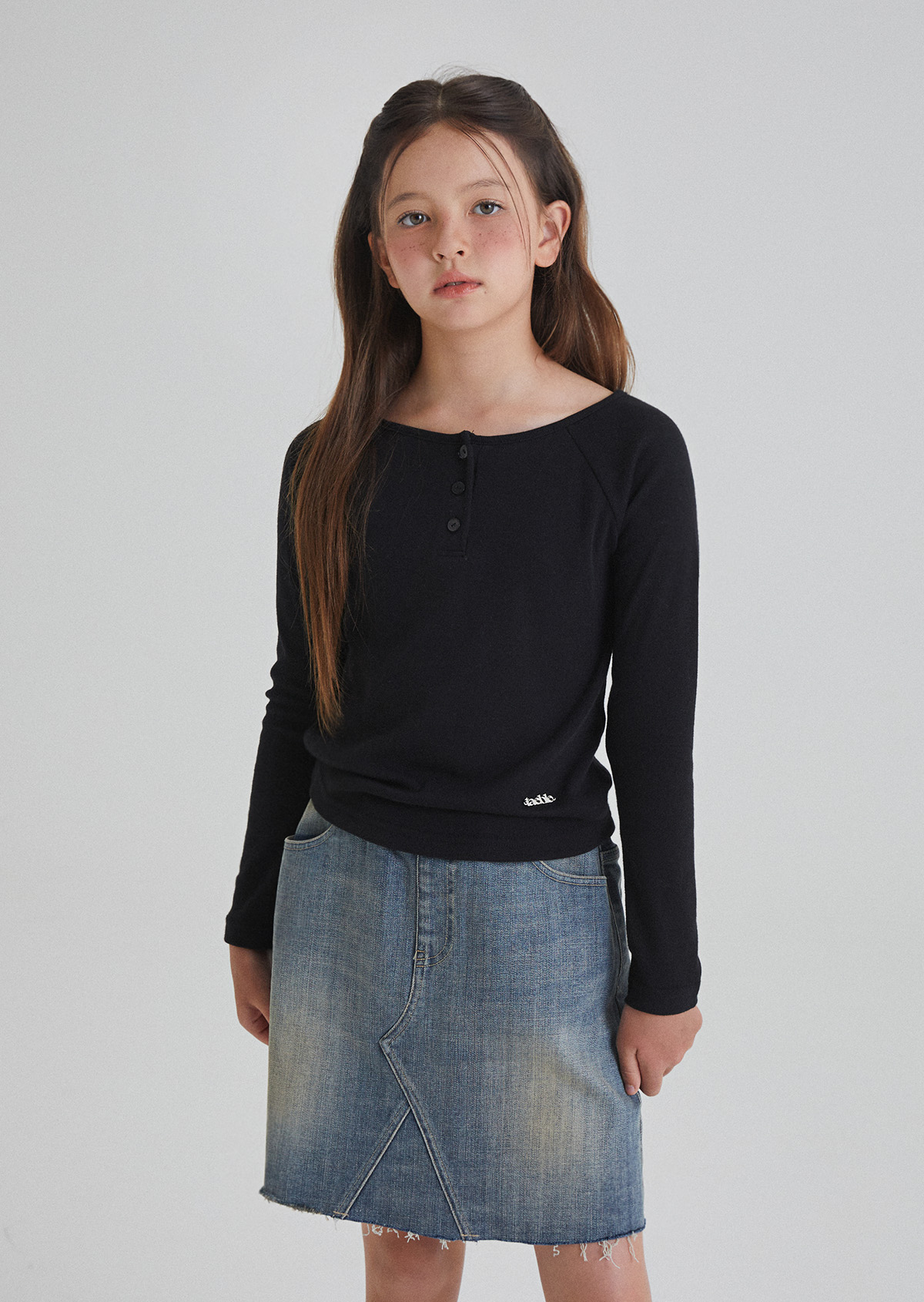 Taeble Henley Boatneck Tee - Black